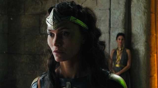 Justice League Behind The Scenes Photos Show Themyscira S Amazons And An Uxas Darkseid Tease