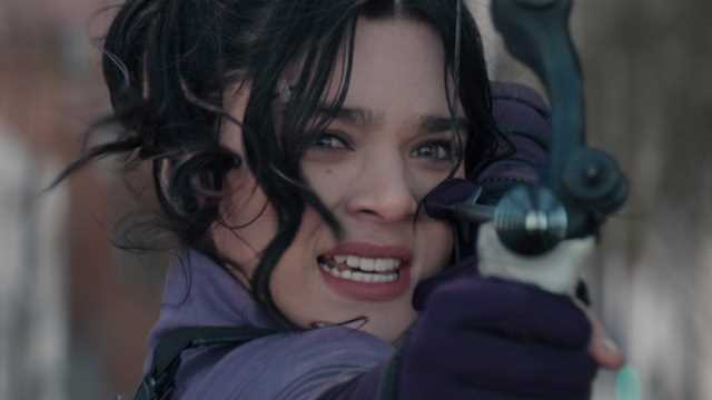 HAWKEYE Stills Put The Spotlight On The MCU's New Archer: Hailee Steinfeld's Kate Bishop - Vimarsana News